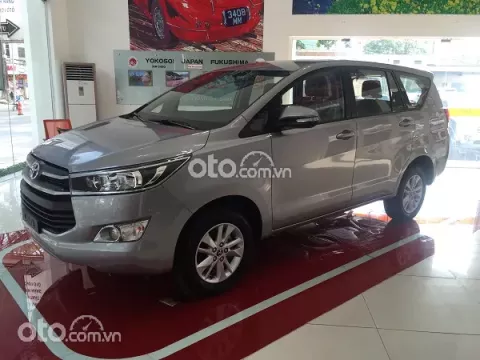 Khoang cabin của Innova 2017 rất rộng rãi 1