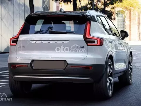 Đuôi xe lạ mắt với cột D khác biệt Đuôi xe lạ mắt với cột D khác biệt 1