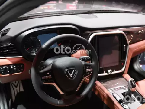 Khoang lái đầy tiện ích của mẫu xe VinFast LUX A2.0 2019 Khoang lái đầy tiện ích của mẫu xe VinFast LUX A2.0 2019 1