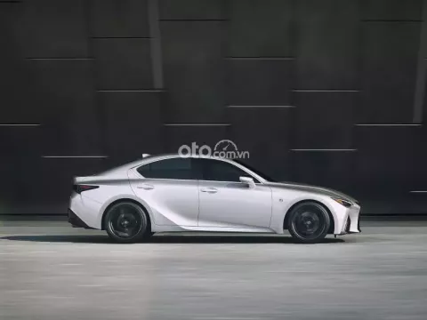 Có nên mua xe Lexus cũ? 1