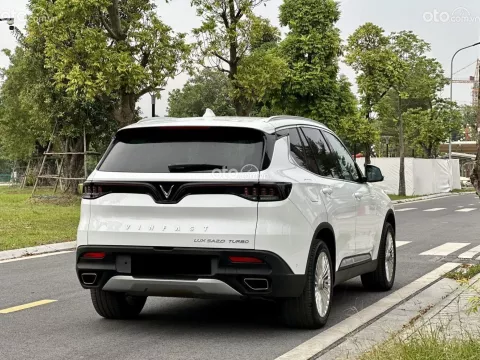 Mua xe VinFast Lux A2.0 2021 cũ.