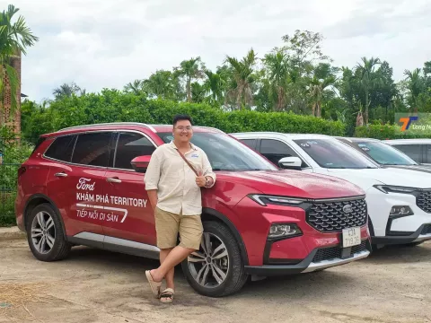 Ford Territory cũ.