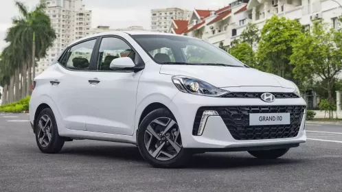 Ngân sách 400 triệu, nên mua Hyundai Grand i10 mới hay Toyota Vios cũ?