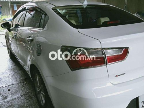 Compra y vende Kia Rio Otras versiones por valor de millones - rio chocado