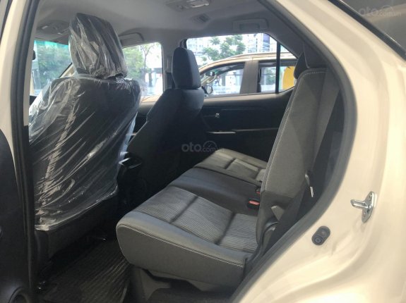 Toyota Fortuner 2022 - Tặng ngay một phần phí trước bạ, đủ màu, giao ngay, chỉ 270tr nhận xe