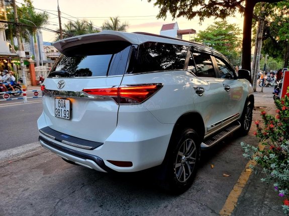 Bán nhanh chiếc Toyota Fortuner 2.7 bản full 2 cầu sx 2017