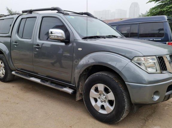 Bán xe Nissan Navara, sx 2012, số tự động, 2 cầu