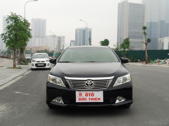Bán Toyota Camry 2.5G 2013, màu đen