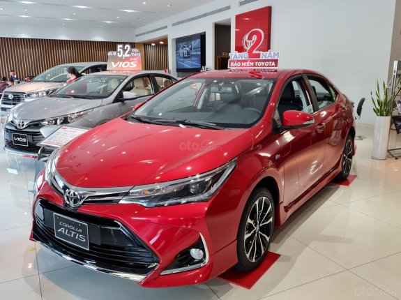 Bán xe Toyota Corolla Altis 1.8G CVT màu đỏ, sản xuất năm sản xuất 2021