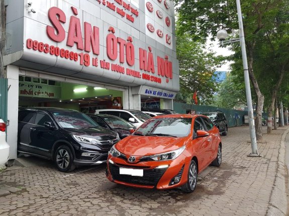 Toyota Yaris 1.5G nhập khẩu nguyên chiếc, sản xuất 2019 màu cam xe tư nhân chính chủ