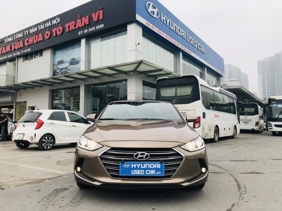 Hyundai Elantra 2.0 AT 2016, biển Hà Nội siêu đẹp