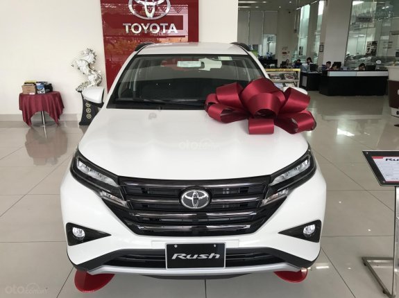 Toyota Rush 1.5 AT tháng 10 - 130 triệu nhận xe, giảm 25 triệu + tặng gói bảo hiểm vàng 8tr686