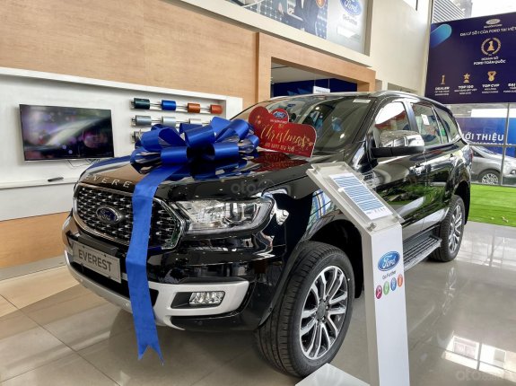 Ford Everest 2021 giảm giá lên đến 40tr và tặng nhiều gói phụ kiện hấp dẫn