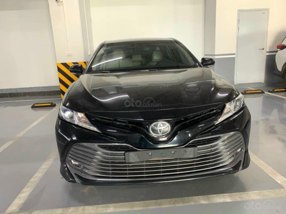 Toyota Camry 2.0G nhập khẩu nguyên chiếc, sx 2019, giá tốt hỗ trợ bank