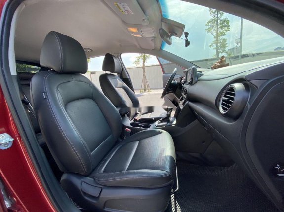 Cần bán gấp Hyundai Kona 2.0ATH năm sản xuất 2018, màu đỏ 