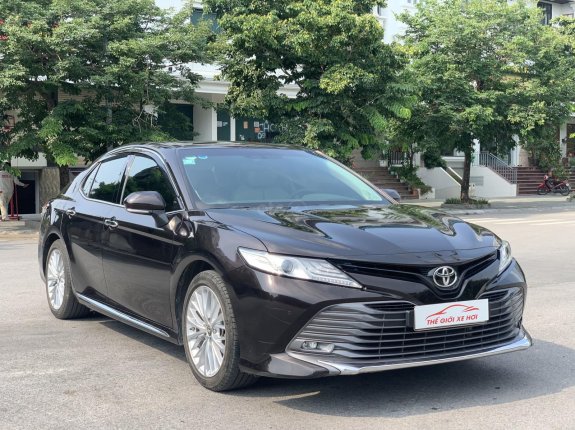 Siêu phẩm Toyota Camry sx 2019, mỗi năm đi chưa đến 10000km, cực giữ gìn