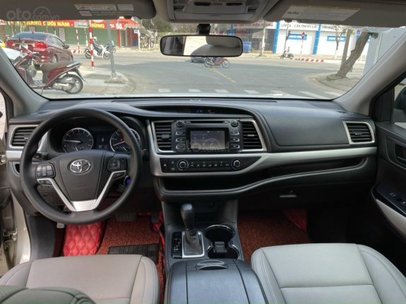 Cần bán xe Toyota Highlander năm sản xuất 2014