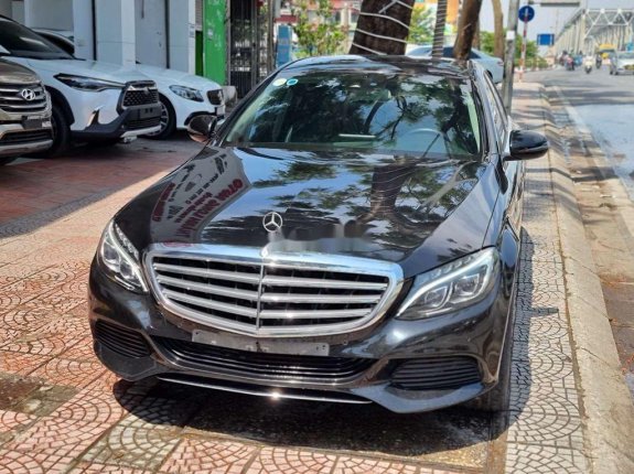 Cần bán Mercedes C250 năm sản xuất 2016, màu đen