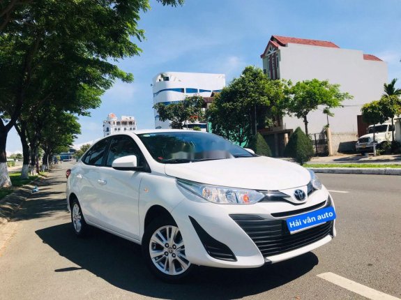 Bán Toyota Vios đời 2018, màu trắng còn mới