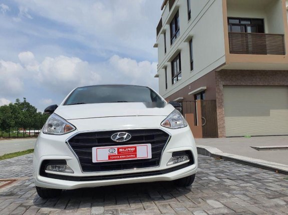 Cần bán gấp Hyundai Grand i10 đời 2018, màu trắng chính chủ, 345tr
