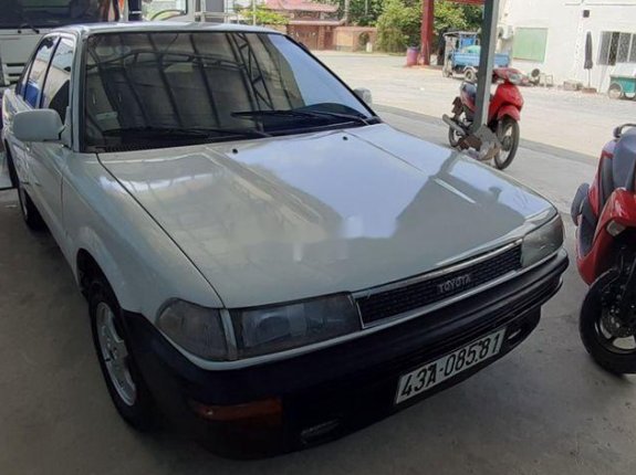 Cần bán gấp Toyota Corolla sản xuất năm 1990, màu trắng, nhập khẩu