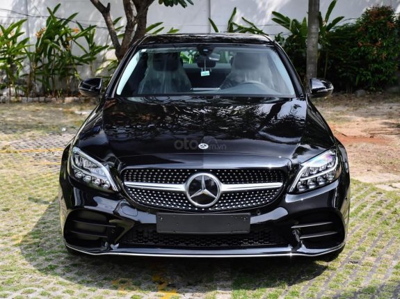 [Mỗi tháng trả 1 triệu 8] sở hữu ngay Mercedes C180 AMG nhận ngay 50% lệ phí trước bạ và nhiều ưu đãi khác