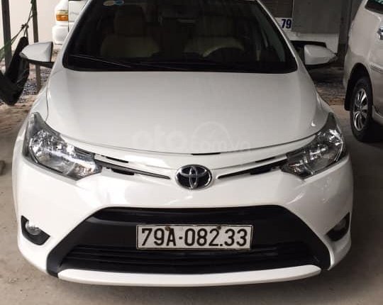 Cần bán Toyota Vios đời 2015, màu trắng xe gia đình