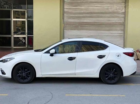 Cần bán lại xe Mazda 3 1.5 AT năm 2017, màu trắng chính chủ giá cạnh tranh