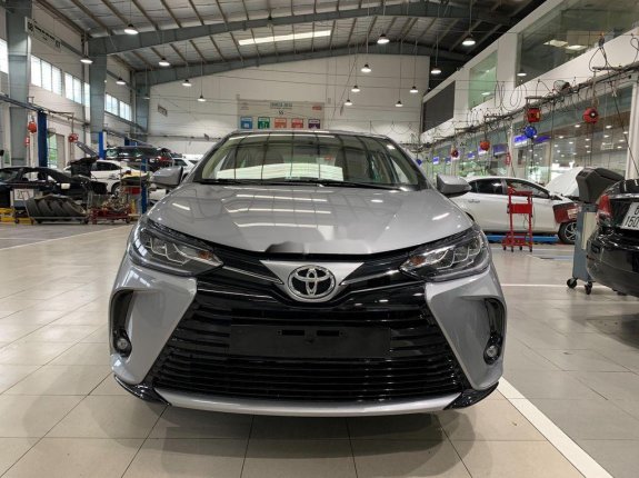 Bán Toyota Vios đời 2021, màu bạc