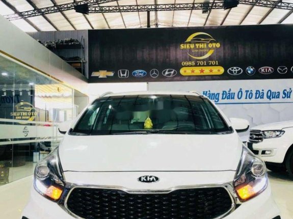 Cần bán lại xe Kia Rondo 2.0MT năm sản xuất 2018, màu trắng còn mới, giá chỉ 475 triệu