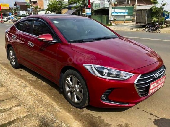 Bán ô tô Hyundai Elantra GLS năm 2018, màu đỏ còn mới