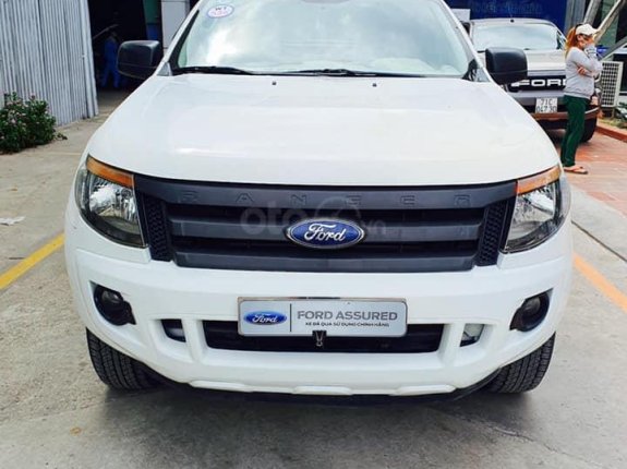 Cần bán lại xe Ford Ranger đời 2014, màu trắng, nhập khẩu