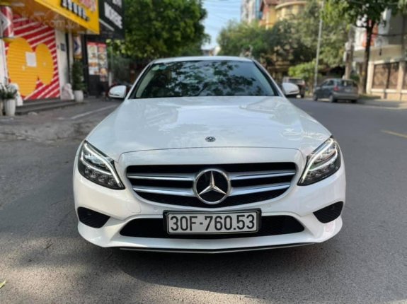 Bán nhanh giá ưu đãi nhất chiếc Mercedes C200 sx 2019