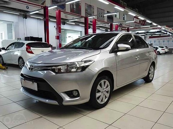 Bán Toyota Vios 1.5E CVT sản xuất 2017, màu bạc còn mới
