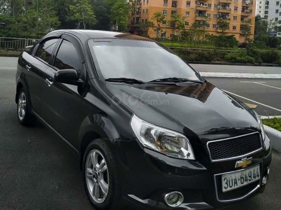 Bán xe Chevrolet Aveo sản xuất năm 2015, màu đen còn mới
