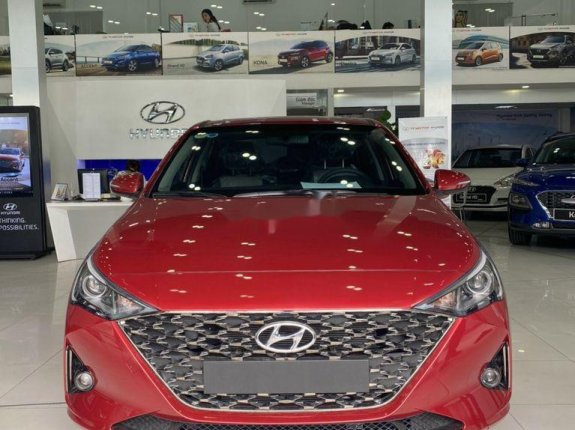 Cần bán xe Hyundai Accent sản xuất năm 2021, màu đỏ