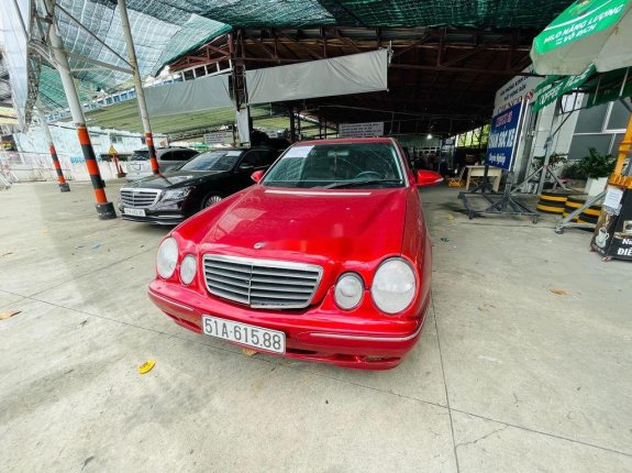 Cần bán Mercedes 2001, màu đỏ, nhập khẩu nguyên chiếc giá cạnh tranh