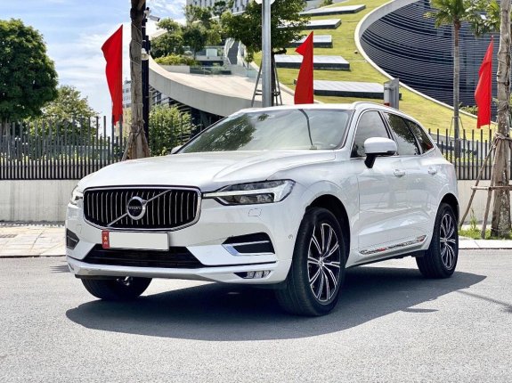 Cần bán gấp Volvo XC60 năm 2019, màu trắng, nhập khẩu chính chủ