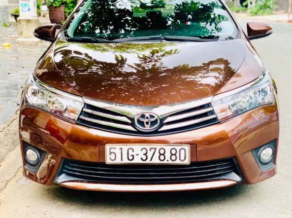 Cần bán Toyota Corolla Altis 1.8G sản xuất năm 2017, màu nâu 