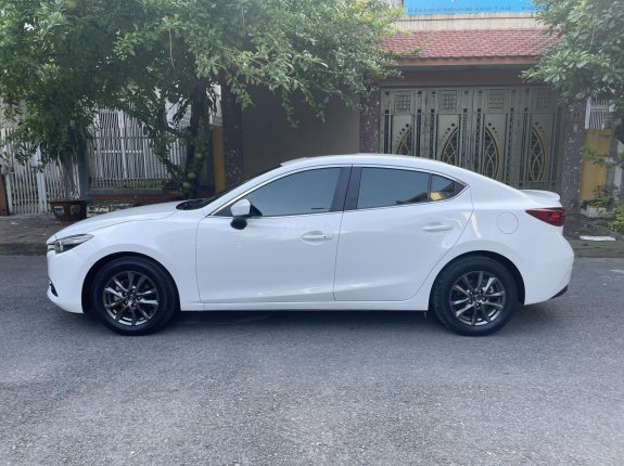 Gia Hưng Auto bán xe Mazda 3 1.5AT màu trắng sx 2018
