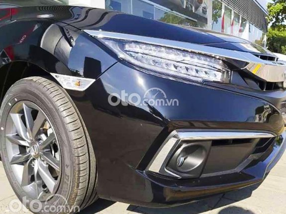 Bán xe Honda Civic 1.8G đời 2021, màu đen, xe nhập