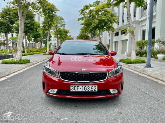 Bán Kia Cerato 1.6 AT sản xuất 2017 màu đỏ pha lê cực đẹp, biển Hà Nội giá cực sốc