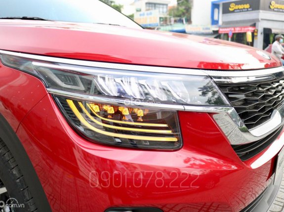 Kia Seltos Premium 2021 màu đỏ đen giao liền, đưa trước 244 triệu, lh Quang