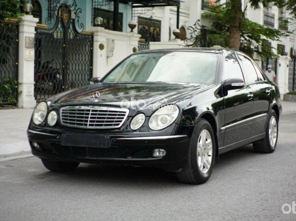 Cần bán lại xe Mercedes đời 2005, màu đen, nhập khẩu nguyên chiếc chính chủ
