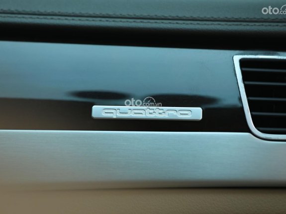 Xe của người vận chuyển Audi A8L 2016