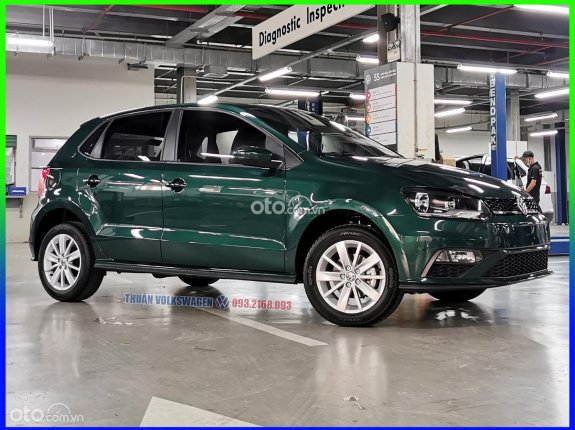 Bán Volkswagen Polo Hatchback màu xanh rêu siêu hot, tặng bảo hiểm, phụ kiện - liên hệ: Mr. Thuận