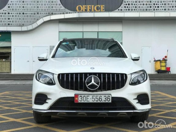 GLC 300 AMG sx 2016, xe màu trắng nội thất nâu