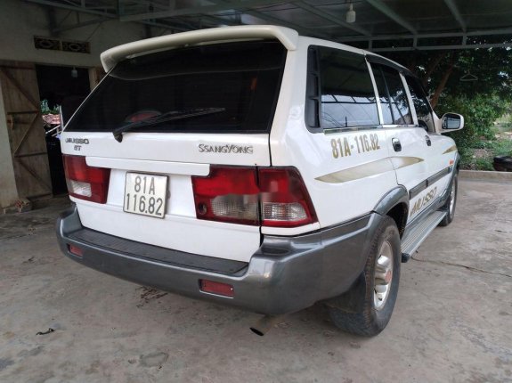 Cần bán lại xe Ssangyong Musso năm 2009, màu trắng, nhập khẩu