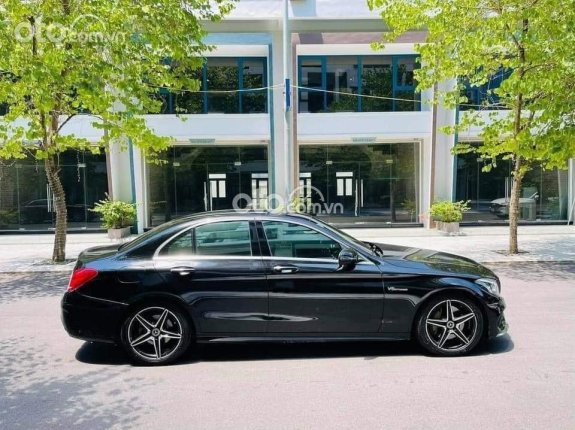 Bán Mercedes C63 năm 2015, màu đỏ, nhập khẩu
