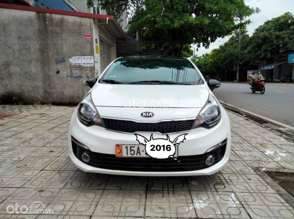 Cần bán xe Kia Rio sản xuất 2016, màu trắng, nhập khẩu nguyên chiếc chính chủ, 390tr